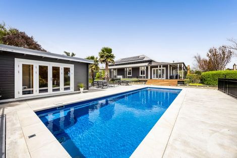 Photo of property in 104 Pitt Road, Hillsborough, New Plymouth, 4372