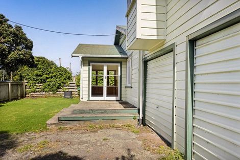 Photo of property in 52 Kawei Road, Ohawe, Hawera, 4671