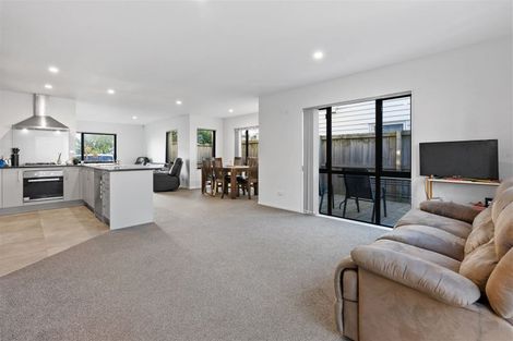 Photo of property in 37 Treestump Road, Takanini, 2112