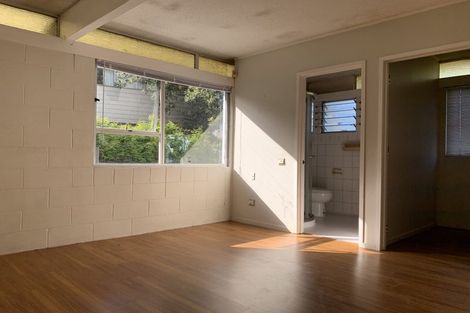 Photo of property in 60 Chelsea View Drive, Chatswood, Auckland, 0626