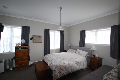 Photo of property in 70 Salford Street, Newlands, Wellington, 6037