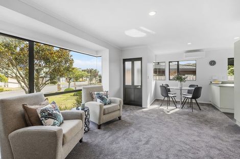 Photo of property in Redwood Village, 25/42 Main Road, Tawa, Wellington, 5028
