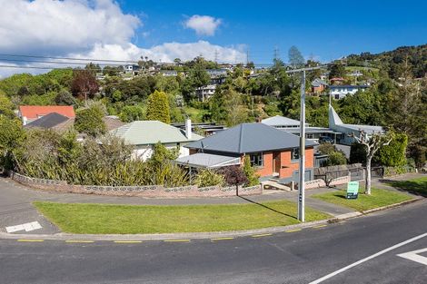 Photo of property in 1 Centennial Avenue, Helensburgh, Dunedin, 9010