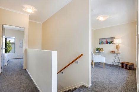 Photo of property in 9 Verdale Circle, Glen Eden, Auckland, 0602