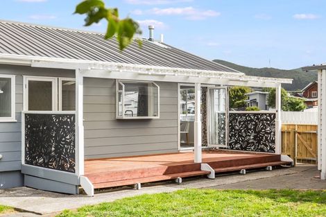 Photo of property in 10 Grimsby Grove, Wainuiomata, Lower Hutt, 5014