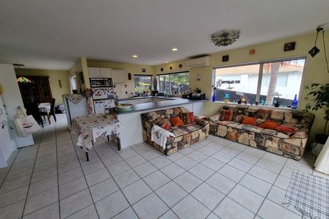 Photo of property in 10 Garden Lane, Torbay, Auckland, 0632