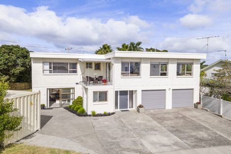 Photo of property in 2 Melandra Road, Stanmore Bay, Whangaparaoa, 0932