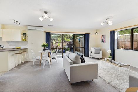 Photo of property in 21 Cecil Road, Tawa, Wellington, 5028