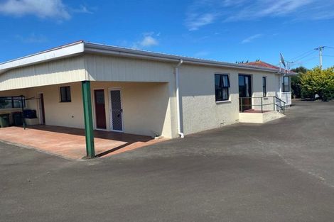 Photo of property in 4 Albert Street, Hawera, 4610