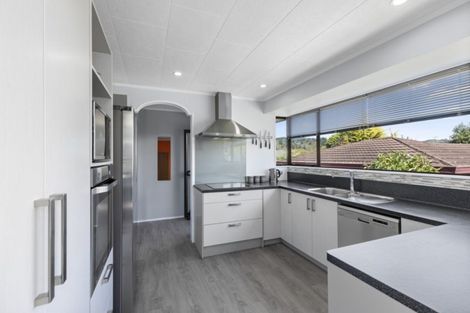 Photo of property in 32 Clearwater Terrace, Brown Owl, Upper Hutt, 5018