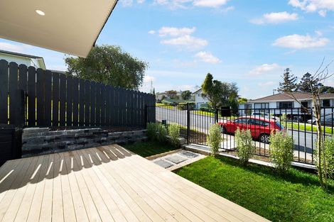 Photo of property in 6c Athena Drive, Totara Vale, Auckland, 0629