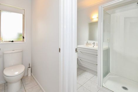 Photo of property in 25c Youngs Road, Papakura, 2110