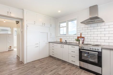 Photo of property in 329 Wainoni Road, Avondale, Christchurch, 8061