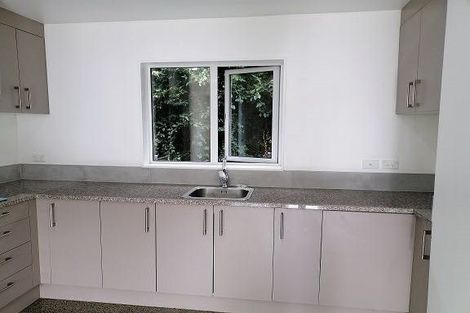 Photo of property in 9 Humphrey Kemp Avenue, Henderson, Auckland, 0612