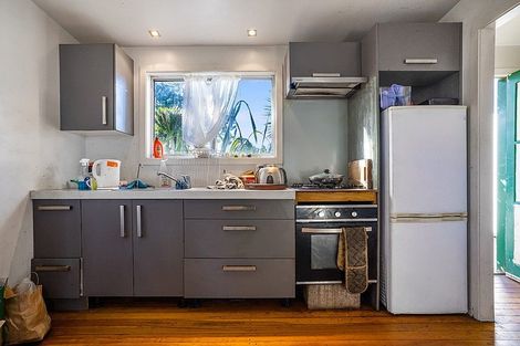 Photo of property in 176 Henderson Valley Road, Henderson, Auckland, 0612