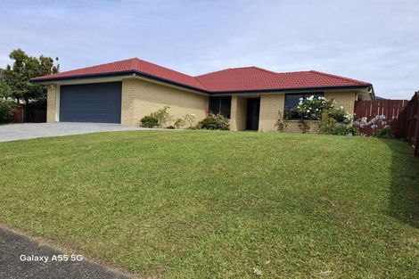 Photo of property in 4 Shiraz Place, Henderson, Auckland, 0612