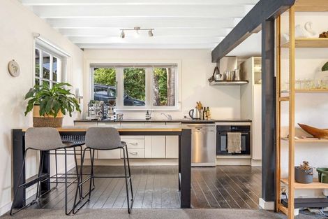 Photo of property in 33 Tainui Road, Titirangi, Auckland, 0604