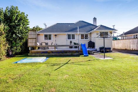 Photo of property in 269 South Road, Hawera, 4610
