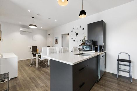 Photo of property in 34a Lake Street, Cambridge, 3434