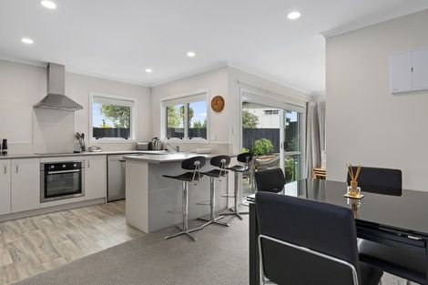 Photo of property in 186u4 Cambridge Road, Hillcrest, Hamilton, 3216