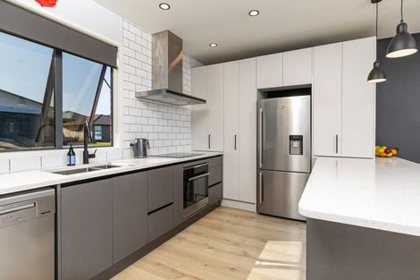 Photo of property in 4 Karika Place, Massey, Auckland, 0614