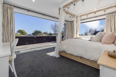 Photo of property in 2 Otaihanga Road, Paraparaumu Beach, Paraparaumu, 5032