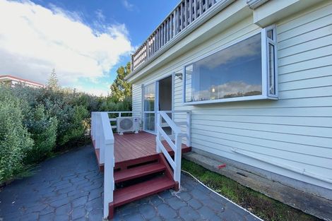 Photo of property in 48 Valley View Road, Glenfield, Auckland, 0629