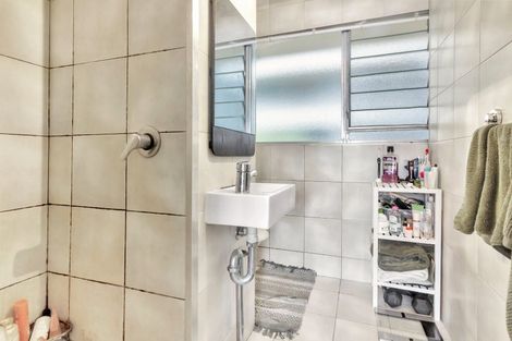 Photo of property in 1/181 Portage Road, New Lynn, Auckland, 0600