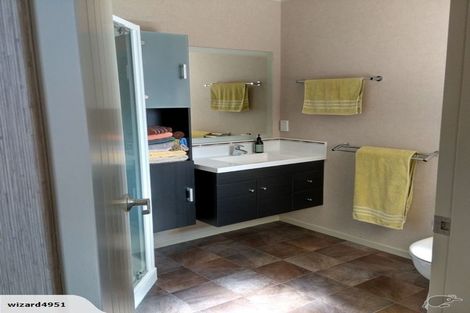 Photo of property in 11 Geneva Terrace, Kelvin Grove, Palmerston North, 4414