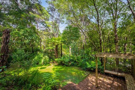 Photo of property in 15 Kaurimu Rise, Titirangi, Auckland, 0604