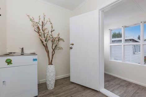 Photo of property in 1/87 Nile Road, Milford, Auckland, 0620