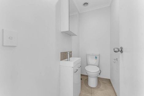 Photo of property in 13c Sealord Place, Clendon Park, Auckland, 2103