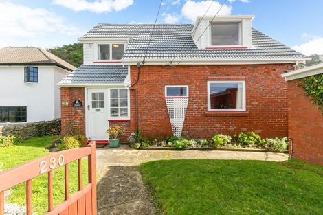 Photo of property in 230 Queens Drive, Lyall Bay, Wellington, 6022
