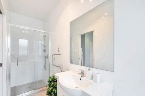 Photo of property in 17 Clendon Place, Manurewa, Auckland, 2102