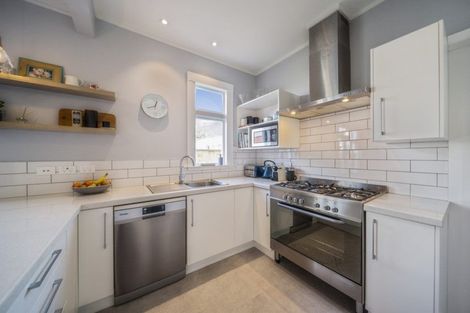 Photo of property in 178 Carrington Street, Lower Vogeltown, New Plymouth, 4310