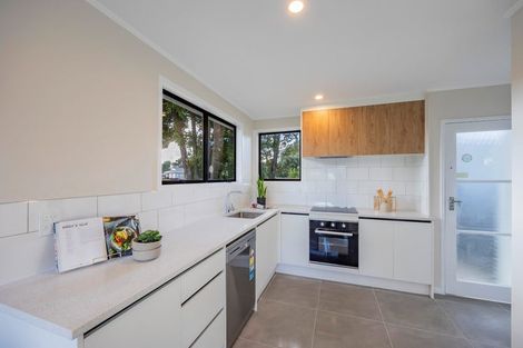 Photo of property in 9 Luanda Drive, Ranui, Auckland, 0612