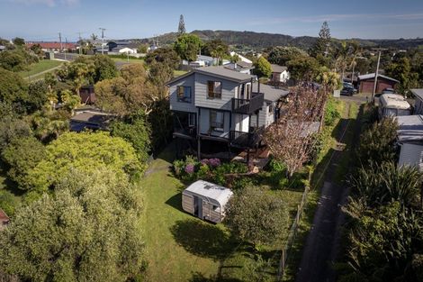 Photo of property in 1 Bay View Road, Raglan, 3225