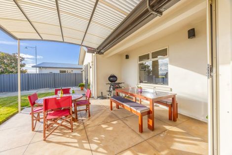 Photo of property in 38 Pacific Avenue, Poraiti, Napier, 4112