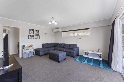 Photo of property in 31 Holland Street, Wainuiomata, Lower Hutt, 5014