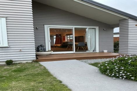 Photo of property in 11 Pounamu Place, Pegasus, 7612