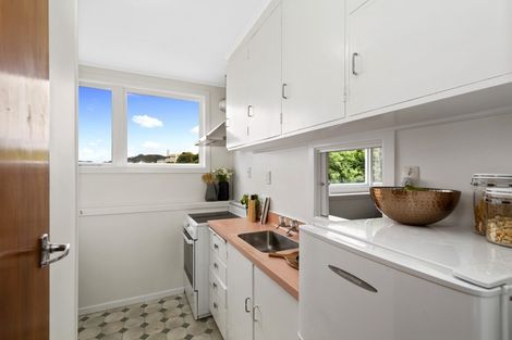 Photo of property in 1/8 Mataroa Avenue, Northland, Wellington, 6012