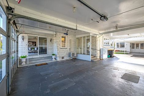 Photo of property in 18 Kent Street, Carterton, 5713