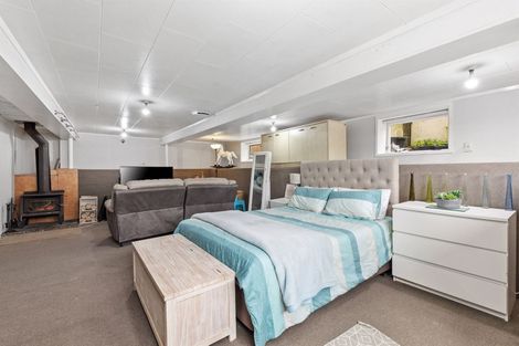 Photo of property in 38 Normanton Street, Glenfield, Auckland, 0629