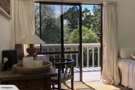 Photo of property in 2/99 Konini Road, Titirangi, Auckland, 0604