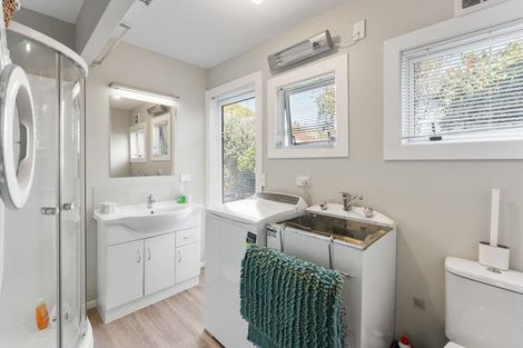 Photo of property in 28 Kakariki Grove, Waikanae, 5036