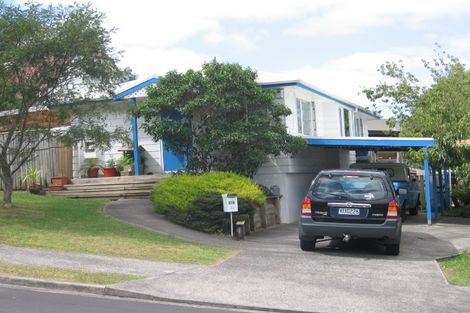 Photo of property in 1/5 Fernlea Rise, Bayview, Auckland, 0629