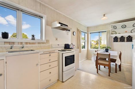 Photo of property in 104 Taikata Road, Te Atatu Peninsula, Auckland, 0610