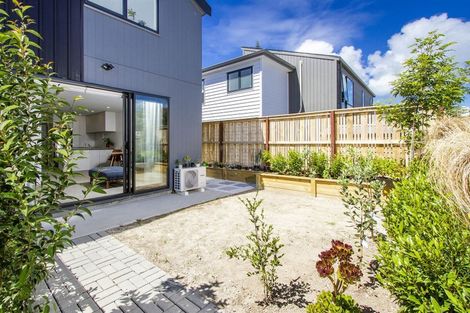 Photo of property in 2b Rosalind Road, Glenfield, Auckland, 0629