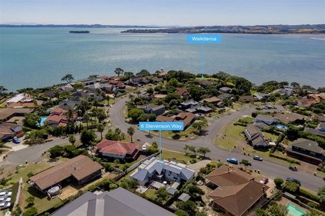 Photo of property in 6 Stevenson Way, Cockle Bay, Auckland, 2014