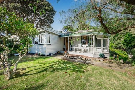 Photo of property in 64 Wellington Road, Paekakariki, 5034